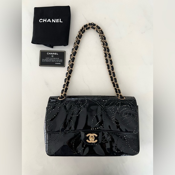 CHANEL VINTAGE BLACK PERFORATED PATENT CAMELLIA FLAP / Full Set - Picture 5 of 15